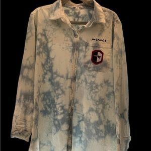 Men’s NE Patriots Button Down Shirt- Size M